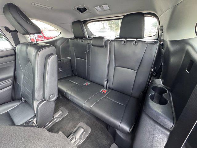 Photo of 2020 Midnight Black Metallic Toyota Highlander