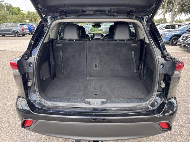 Photo of 2020 Midnight Black Metallic Toyota Highlander
