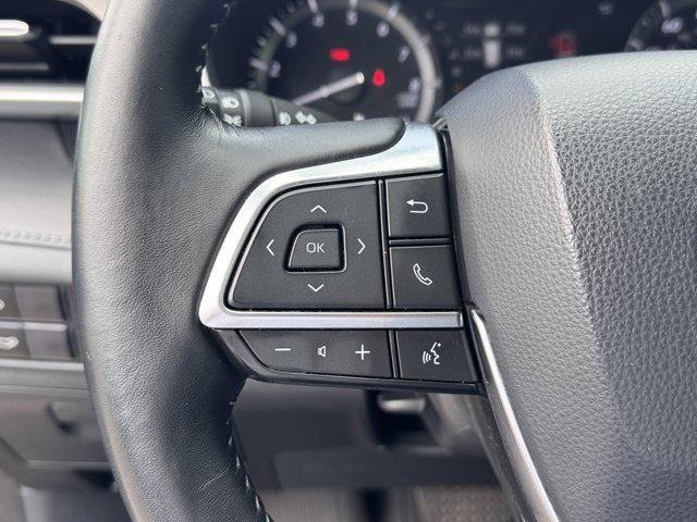 Photo of 2020 Midnight Black Metallic Toyota Highlander