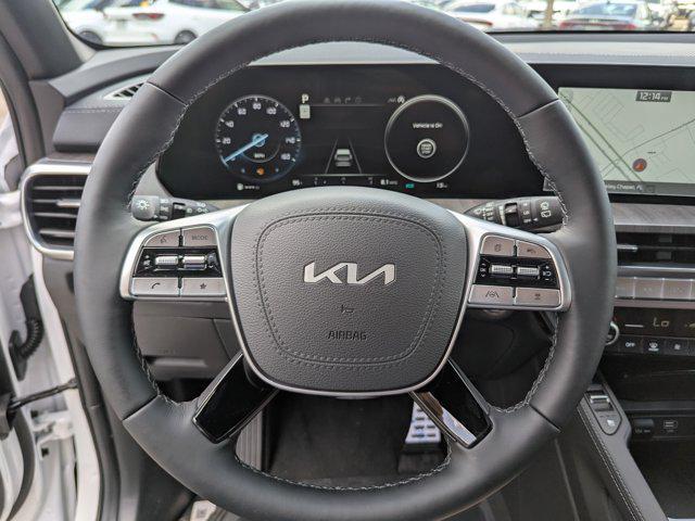 Photo of 2025 White Pearl Kia Telluride