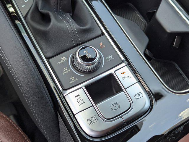 Photo of 2025 White Pearl Kia Telluride