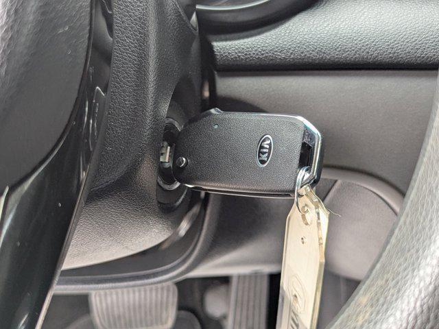 Photo of 2022 Pacific Blue Kia Sportage