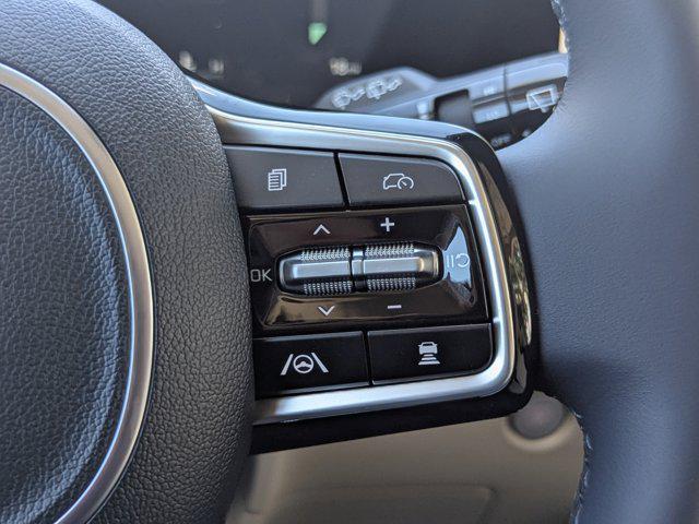 Photo of 2026 White Pearl Kia Carnival