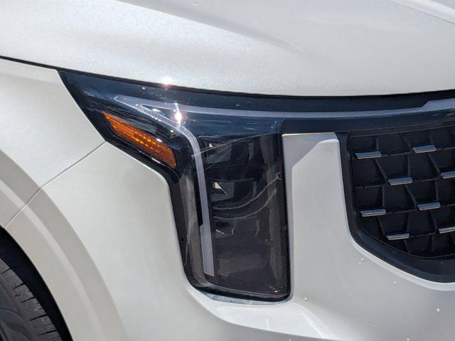 Photo of 2026 White Pearl Kia Carnival