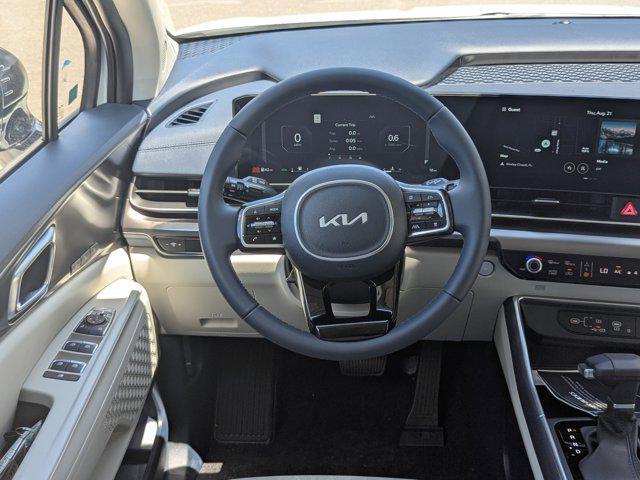 Photo of 2026 White Pearl Kia Carnival