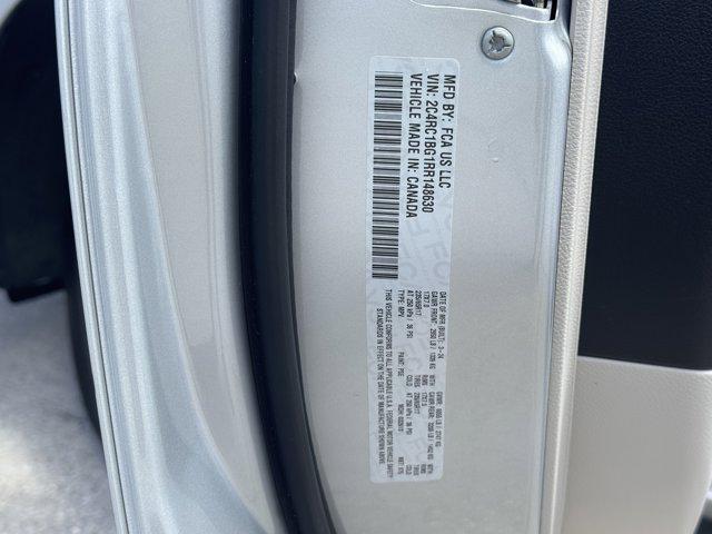 Photo of 2024 Silver Mist Clearcoat Chrysler Pacifica