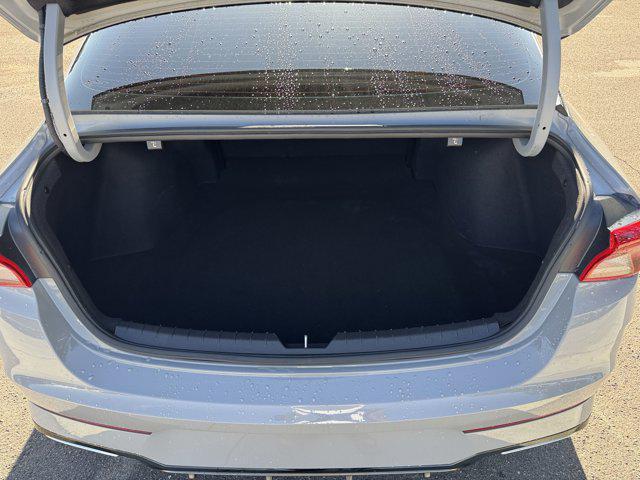 Photo of 2023 Wolf Gray Kia K5