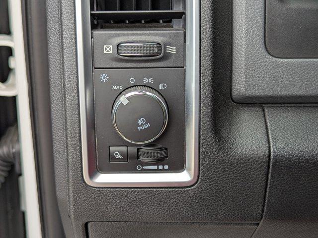 Photo of 2017 Bright White Clearcoat RAM 1500