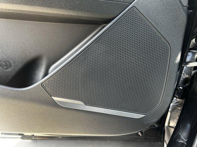 Photo of 2025 Ebony Black Kia Sportage
