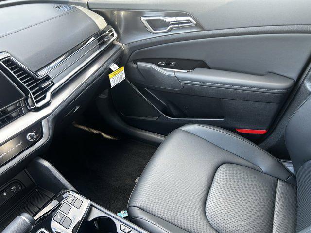 Photo of 2025 Ebony Black Kia Sportage