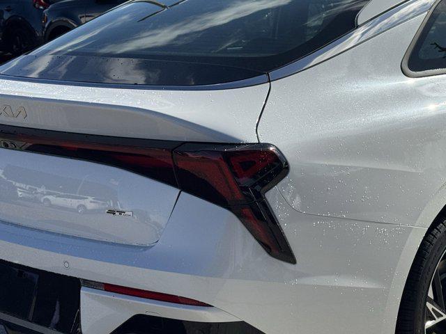 Photo of 2025 Snow White Pearl Kia K5