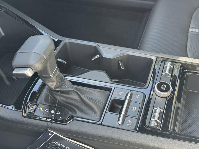 Photo of 2025 Snow White Pearl Kia K5