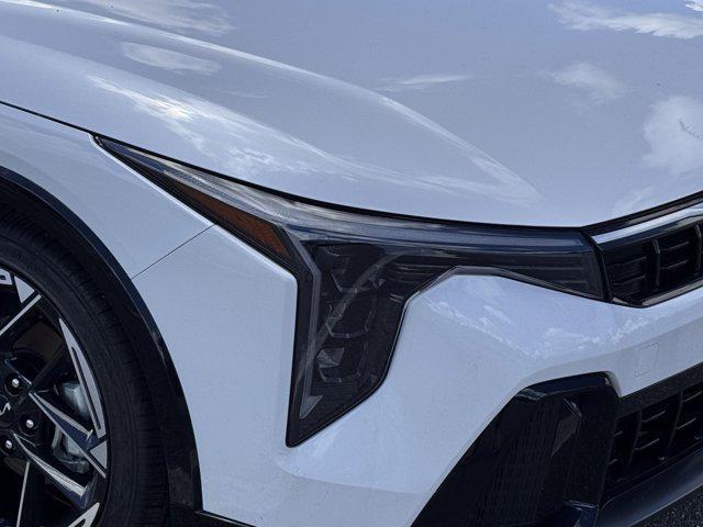 Photo of 2025 White Pearl Kia K4