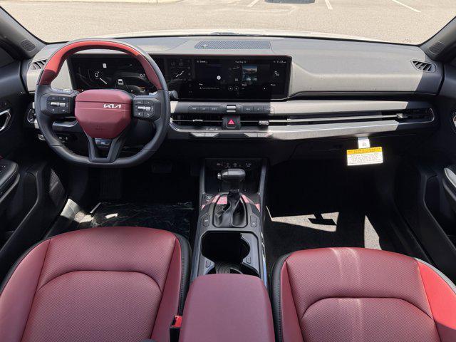 Photo of 2025 White Pearl Kia K4