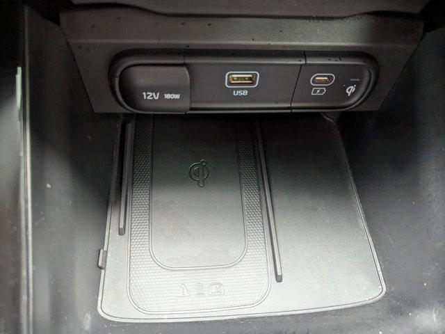 Photo of 2023 Glacial White Pearl Kia Telluride