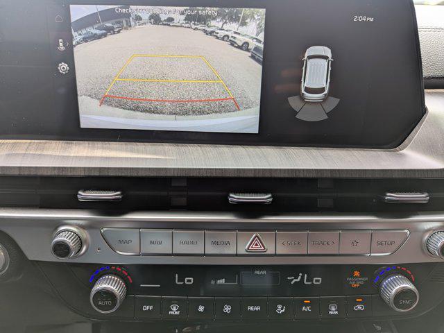 Photo of 2023 Glacial White Pearl Kia Telluride