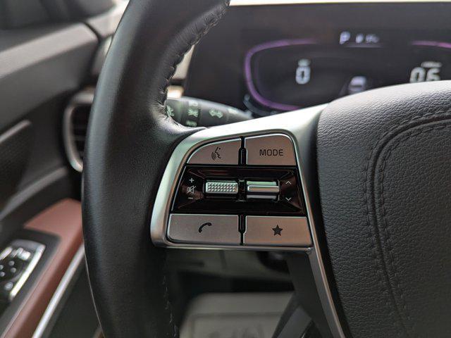 Photo of 2023 Glacial White Pearl Kia Telluride