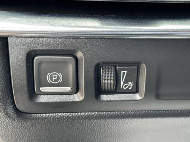 Photo of 2023 Argent Silver Metallic Cadillac XT4