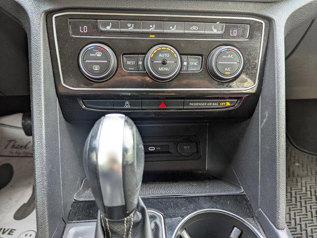 Photo of 2022 Pyrite Silver Metallic Volkswagen Atlas