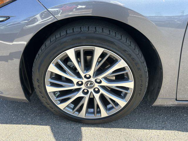 Photo of 2021 Charcoal Lexus ES 350