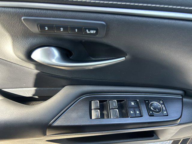 Photo of 2021 Charcoal Lexus ES 350