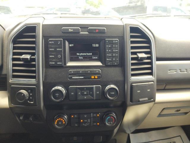 Photo of 2019 Oxford White Ford F-250