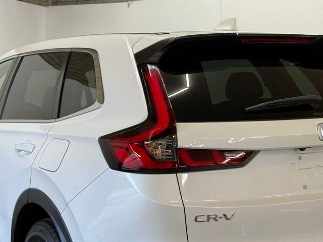 Photo of 2024 Platinum White Pearl Honda CR-V