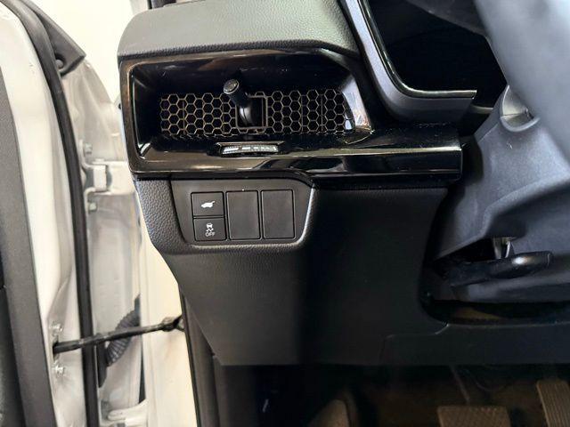 Photo of 2024 Platinum White Pearl Honda CR-V