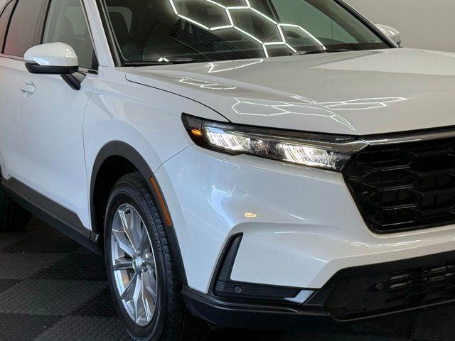 Photo of 2024 Platinum White Pearl Honda CR-V
