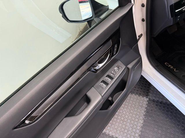 Photo of 2024 Platinum White Pearl Honda CR-V