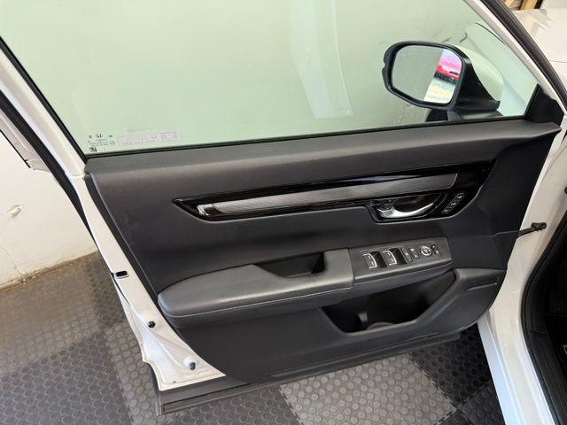 Photo of 2024 Platinum White Pearl Honda CR-V