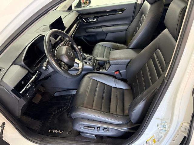 Photo of 2024 Platinum White Pearl Honda CR-V