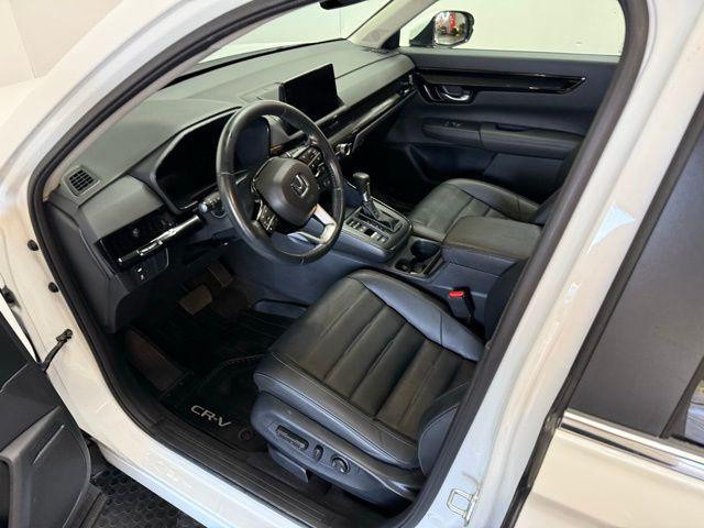 Photo of 2024 Platinum White Pearl Honda CR-V