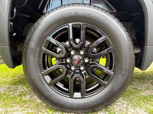 Photo of 2023 Onyx Black GMC Sierra 1500