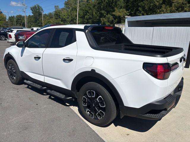 Photo of 2023 Atlas White Hyundai SANTA CRUZ