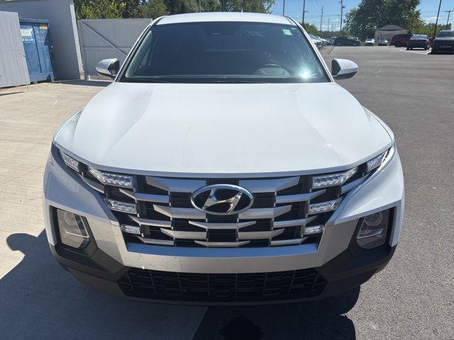 Photo of 2023 Atlas White Hyundai SANTA CRUZ