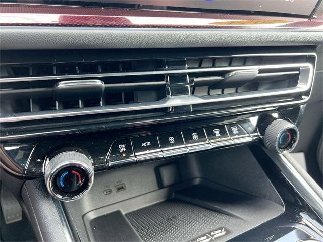 Photo of 2024 Mosaic Black Metallic Chevrolet Traverse