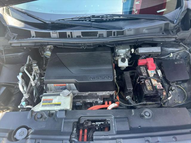 Photo of 2019 Deep Blue Pearl Nissan Leaf