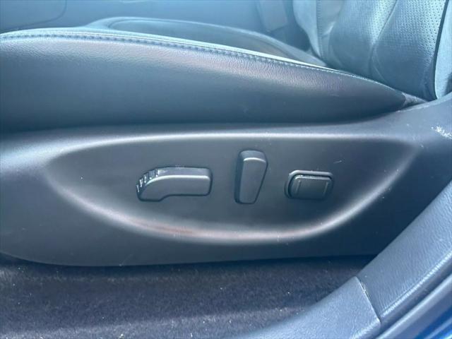Photo of 2019 Deep Blue Pearl Nissan Leaf