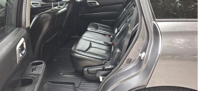 Photo of 2015 Gun Metallic Nissan Pathfinder