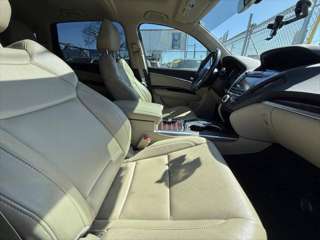 Photo of 2016 Off White Acura MDX