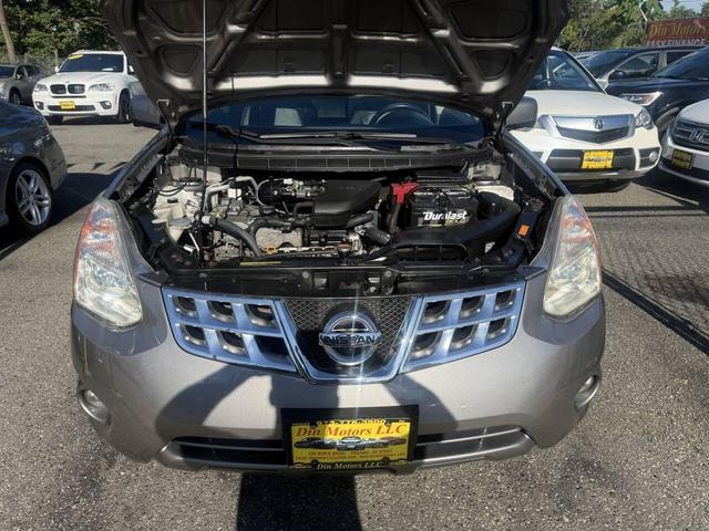 Photo of 2013 Gray Nissan Rogue