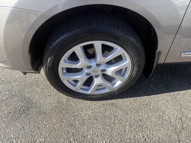 Photo of 2013 Gray Nissan Rogue
