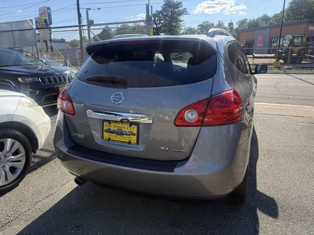 Photo of 2013 Gray Nissan Rogue