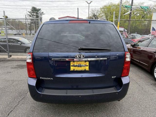Photo of 2009 Blue Kia Sedona