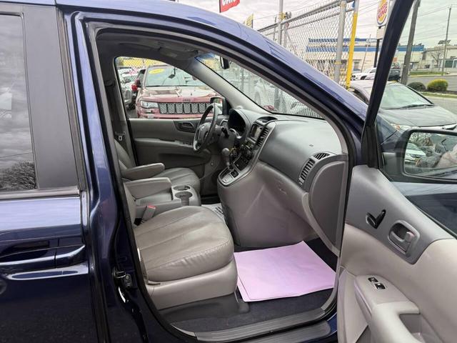 Photo of 2009 Blue Kia Sedona