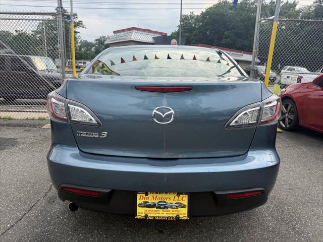 Photo of 2011 Blue Mazda Mazda3