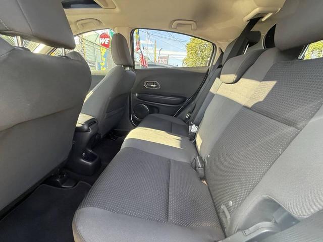 Photo of 2019 Off White Honda HR-V