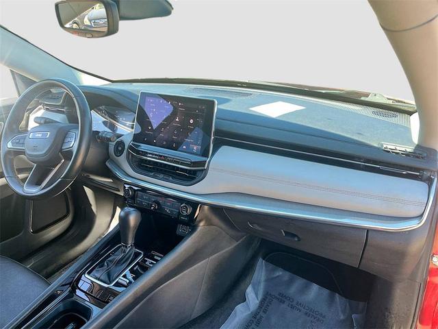 Photo of 2022 Velvet Red Pearlcoat Jeep Compass