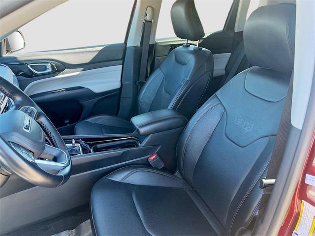 Photo of 2022 Velvet Red Pearlcoat Jeep Compass